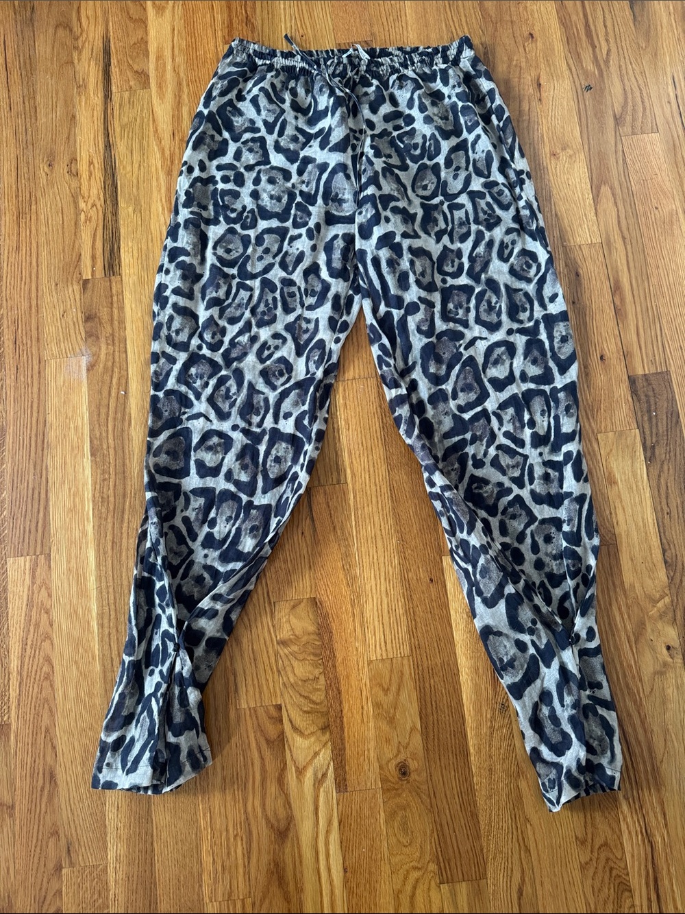 Zara Leopard-Print pants in Black and Tan